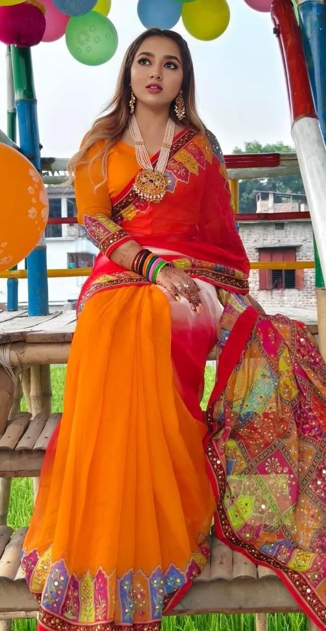 হাই কোয়ালিটি সফট সিল্ক শাড়ী ব্লাউজপিস সহ